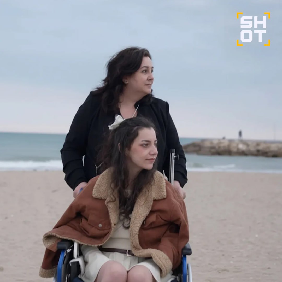 Ноэлия Кастильо Рамос в инвалидном кресле во время телеинтервью, март 2026 года