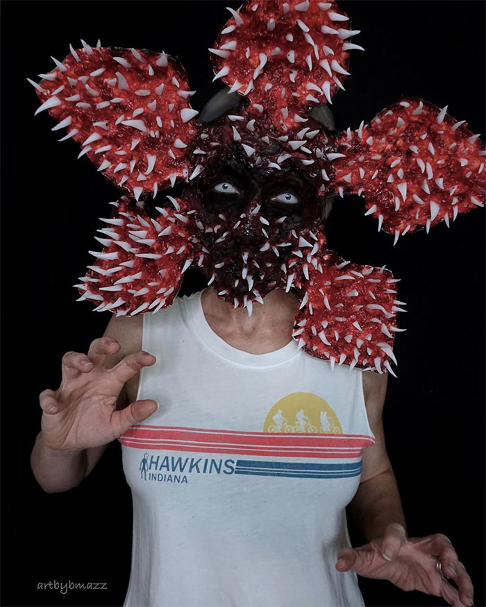 Бренна Маццони в образе Демогоргона из сериала &laquo;Очень странные дела&raquo;