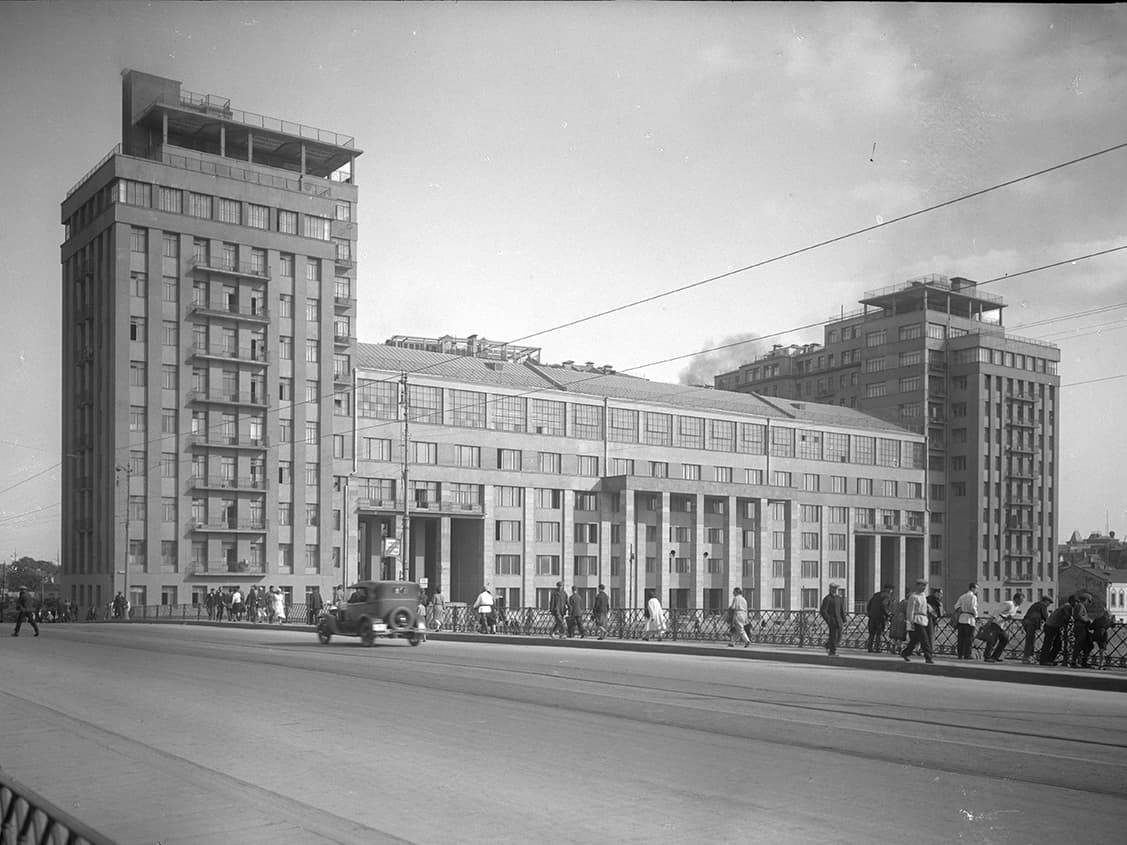 Дом на набережной, Москва, 1930-е годы