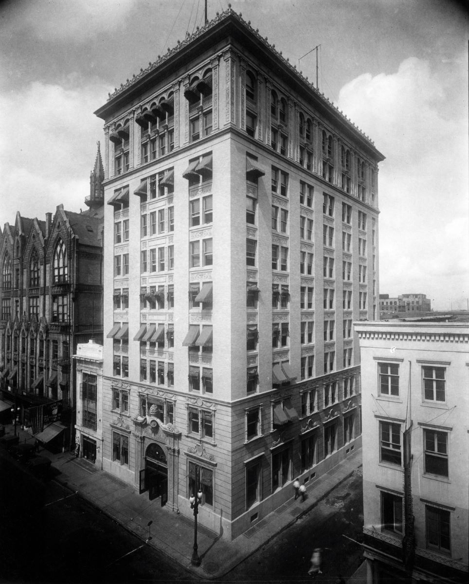 Бывший офис United Fruit Company в Новом Орлеане. Сейчас в здании располагается банк