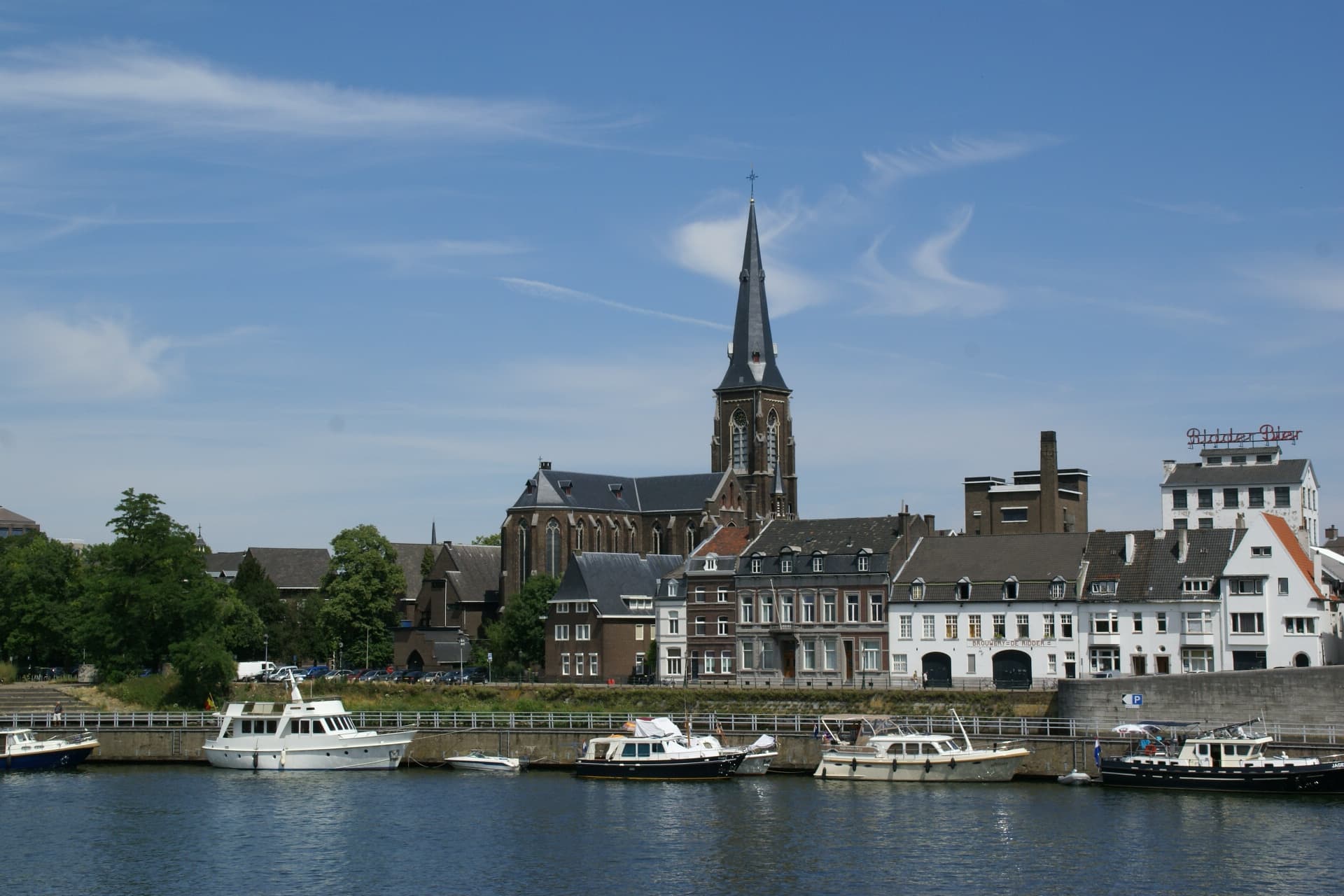 Маастрихт &mdash; нидерландский город, где в 1673 году погиб д'Артаньян