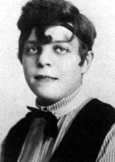 Аркадий Аверченко в юности