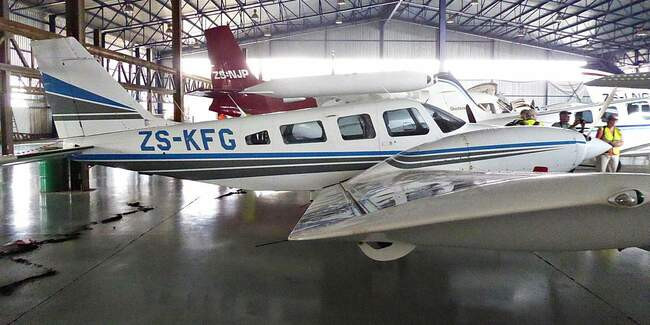 Самолёт Piper Seneca II с бортовым номером ZS-KFG, применявшийся спецслужбами ЮАР для казней