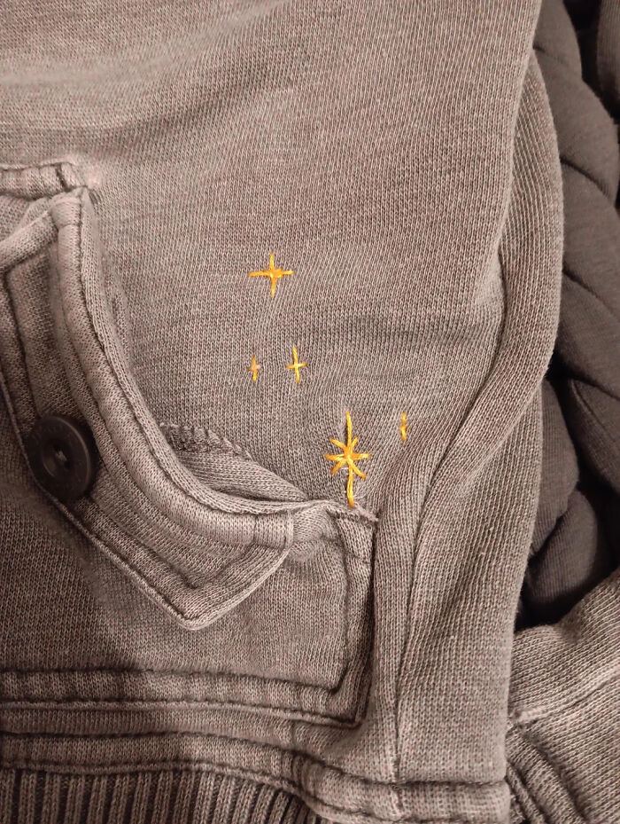 Bigpicture ru 29 i fixed a hole in my jacket by embroidering stars v0 aiet2yg3ajmg1 69bd4e1fb2538 png 700