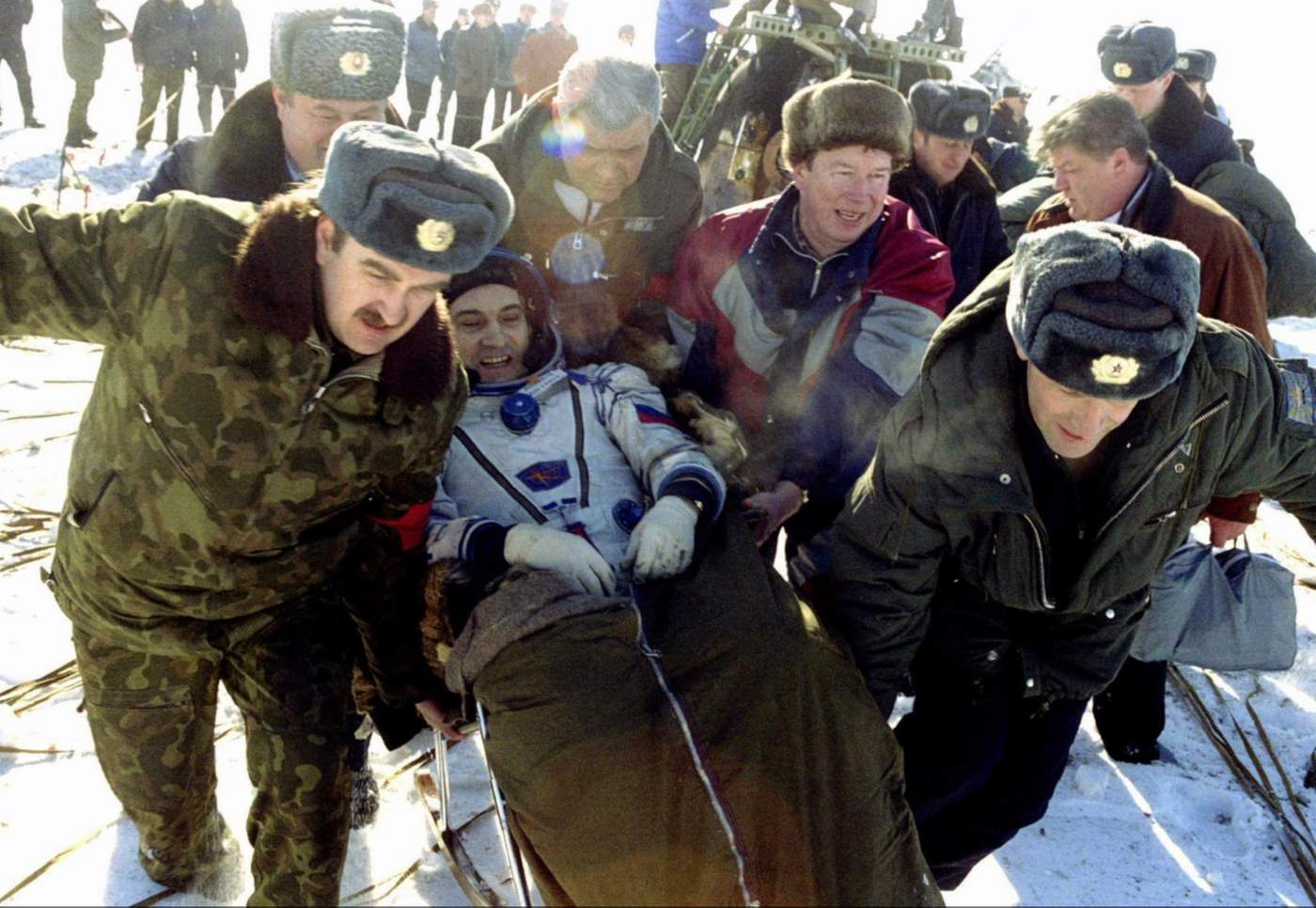 Валерий Поляков после приземления