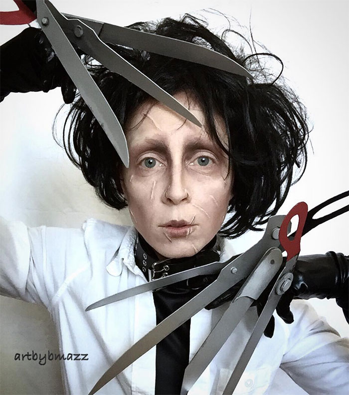 Бренна Маццони в образе Эдварда Руки-Ножницы
