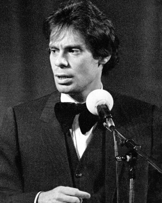 Ефим Шифрин в молодости на сцене, 1980-е годы