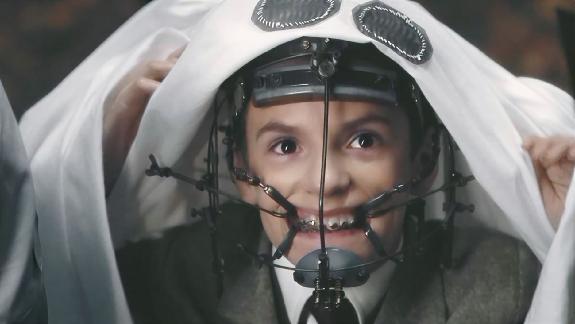 Кристофер Ли в роли отца-дантиста &mdash; персонажа, которого Тим Бёртон добавил в историю Вилли Вонки