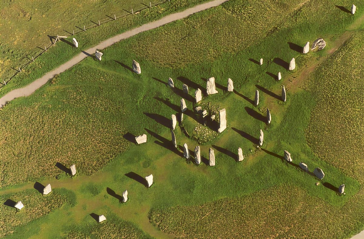 Вид сверху на Калланиш &mdash; комплекс напоминает крест или фигуру человека