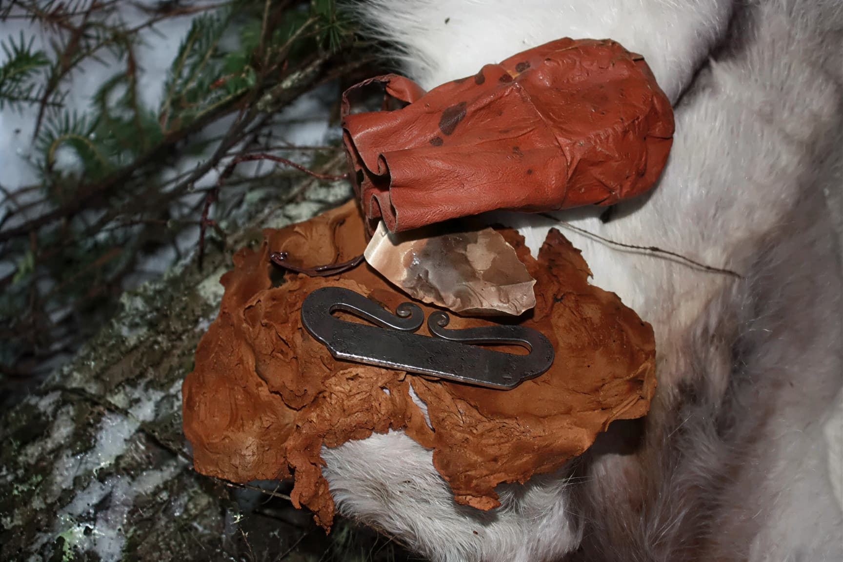 Кресало, кремень и трут для добычи огня, историческая реконструкция эпоха Средневековья