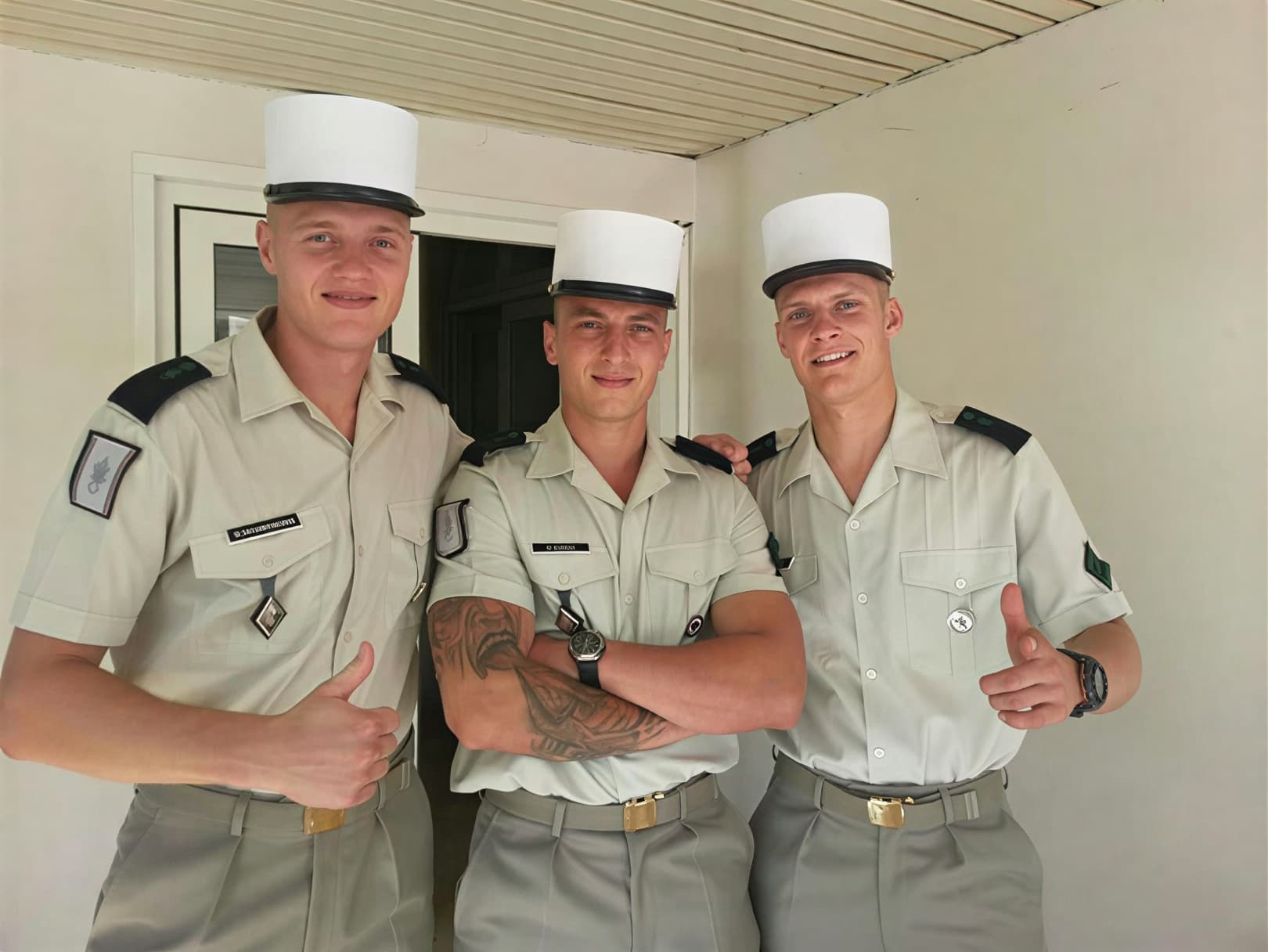 Легионеры разных национальностей в форме Иностранного легиона Франции