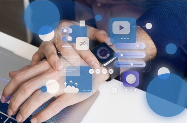 От будильника до последнего скролла перед сном – как сервисы на экране стали бытом