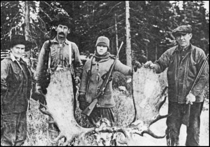 Фанни Квигли на лосиной охоте в районе Кантишна, Аляска