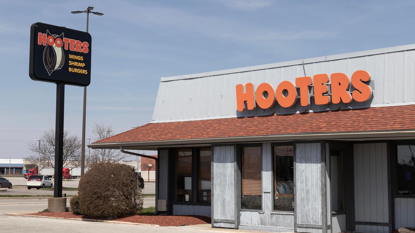 Ресторан Hooters в США, начало 2000-х годов