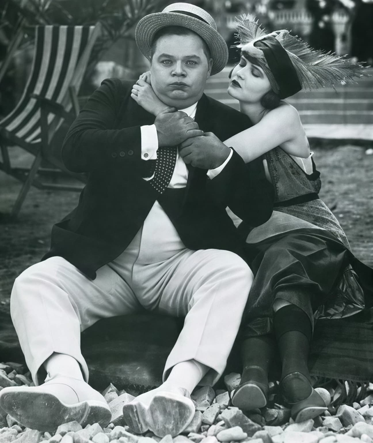 Роско «Толстяк» Арбакл с девушкой — кадр из фильма