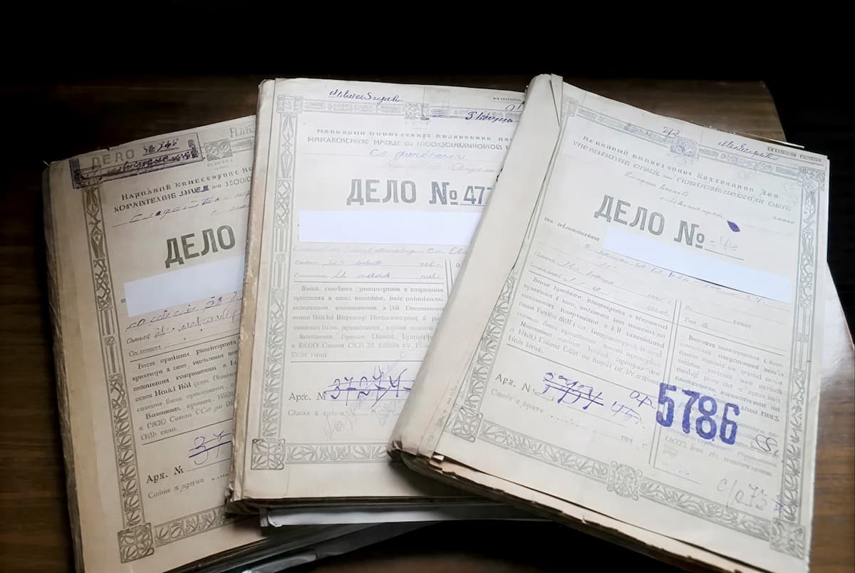 Советские архивные папки, в которых так и не нашлось ни одной бумаги с именем Сергей Вронский