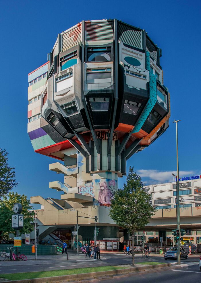 Здание Bierpinsel в Берлине