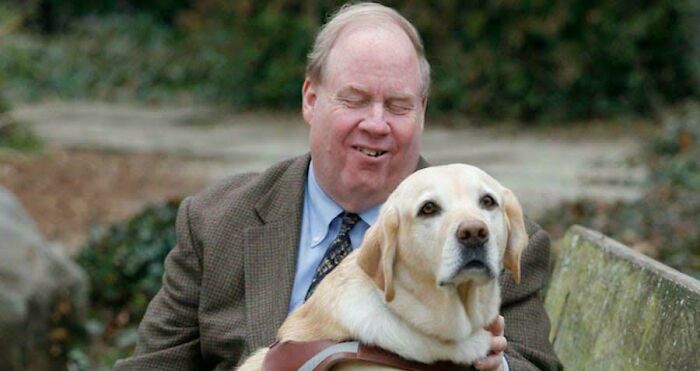 Пёс-поводырь Розель, спасший хозяина из башни Всемирного торгового центра 11 сентября 2001 года