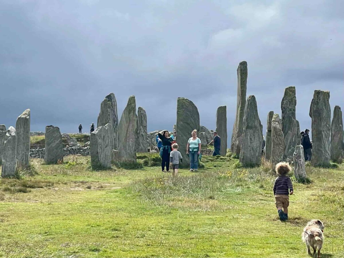 Панорама Калланиша &mdash; каменный круг на возвышенности над Лох-Рог, Внешние Гебриды