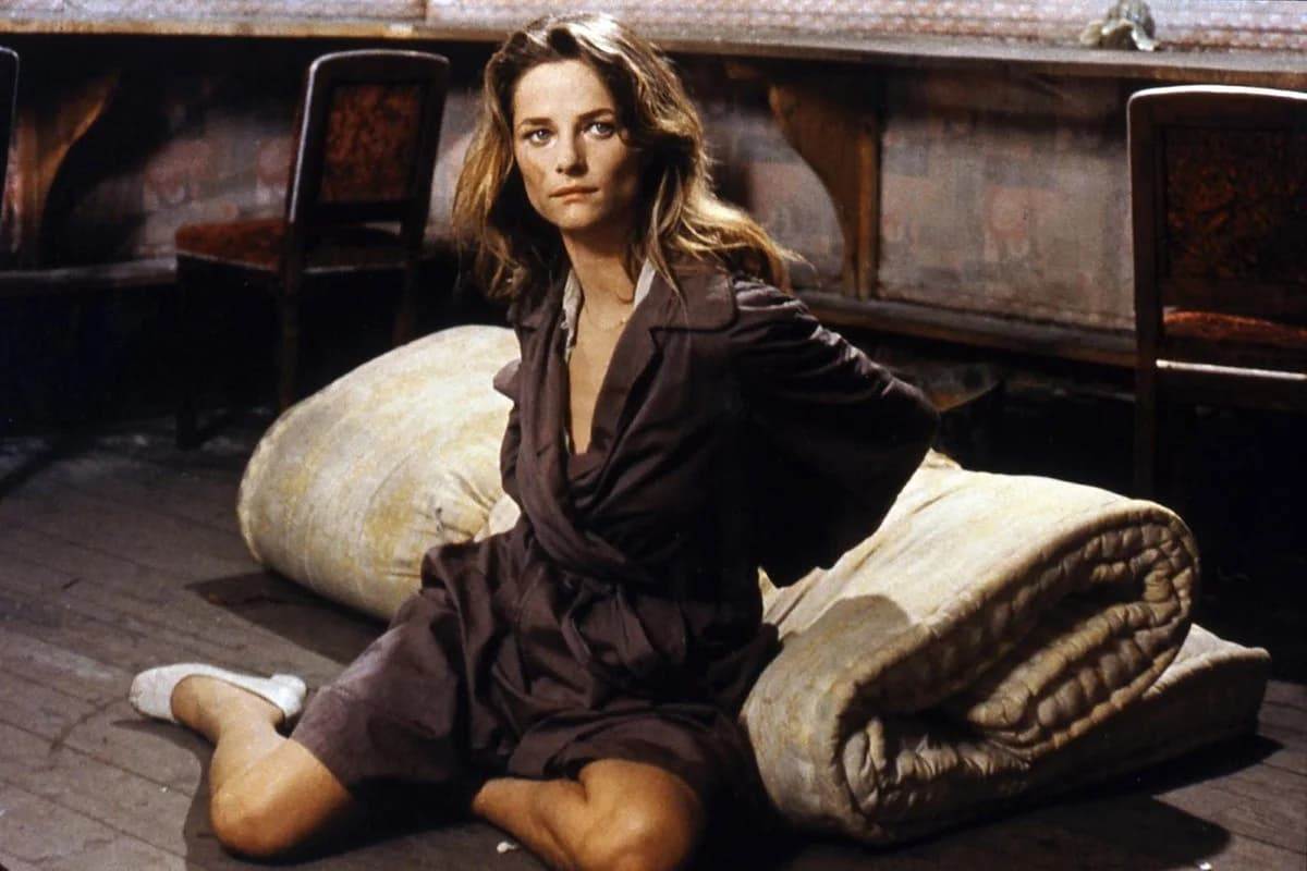 Шарлотта Рэмплинг крупным планом, портрет актрисы из фильма Плоть орхидеи