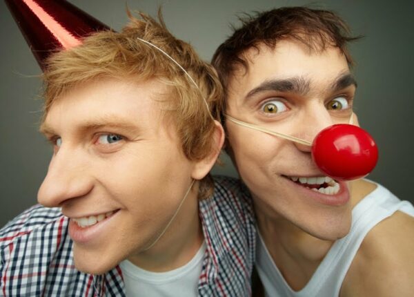 Маск уронил акции, Google уволил людей — 7 случаев, когда День смеха пошёл не так