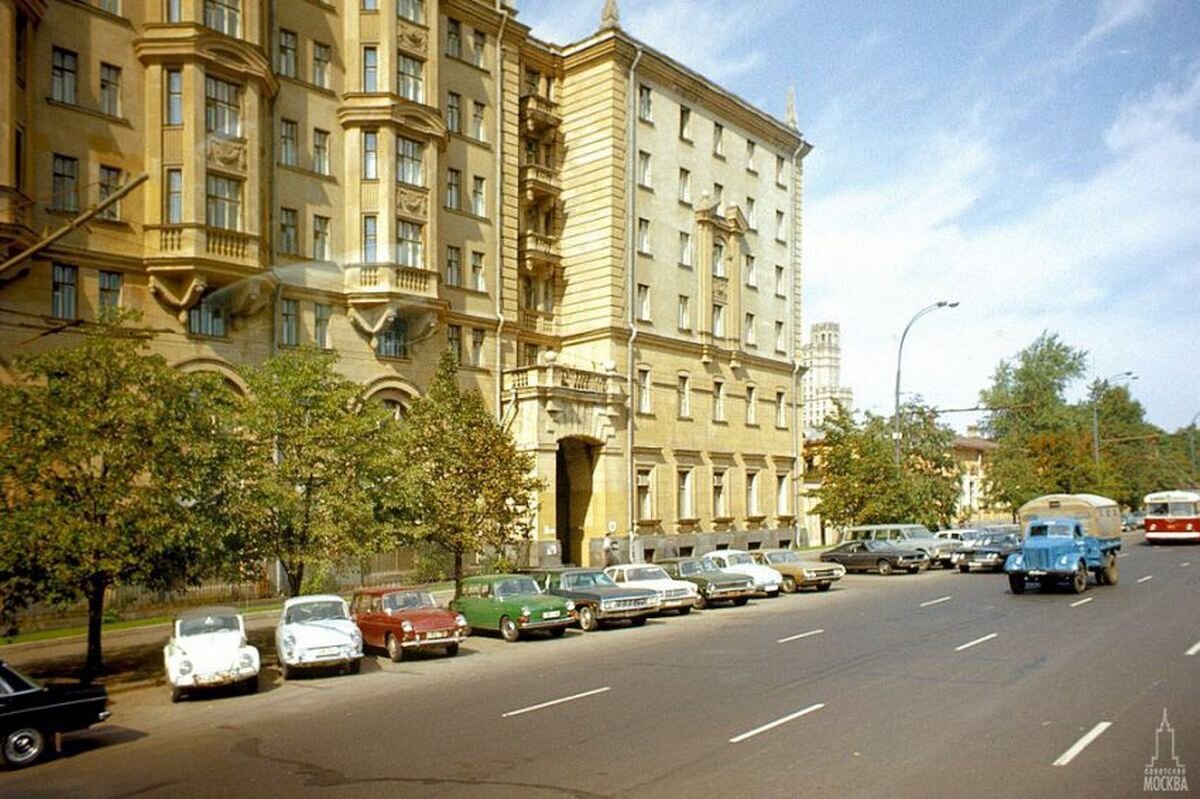 Здание посольства США на улице Чайковского в Москве 1960-е годы, сталинская архитектура