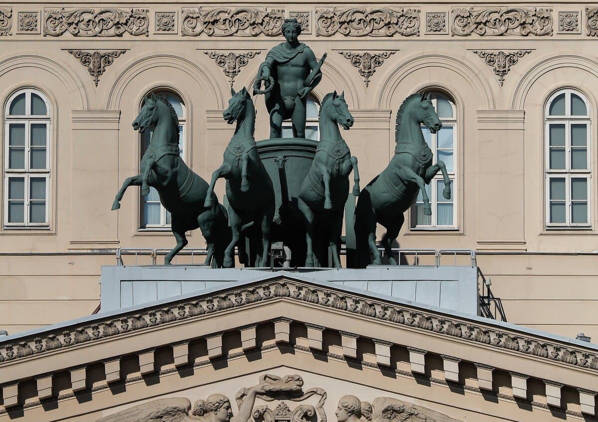 Квадрига Аполлона на фронтоне Большого театра, скульптор Пётр Клодт