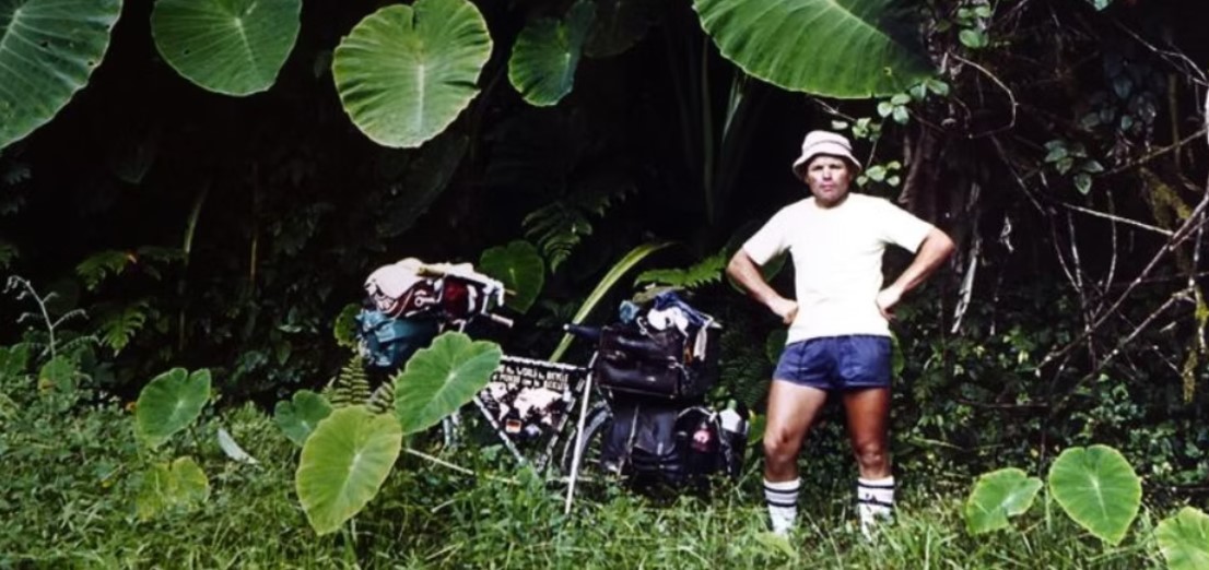 Хайнц Штуке в джунглях Суматры во время велосипедного путешествия