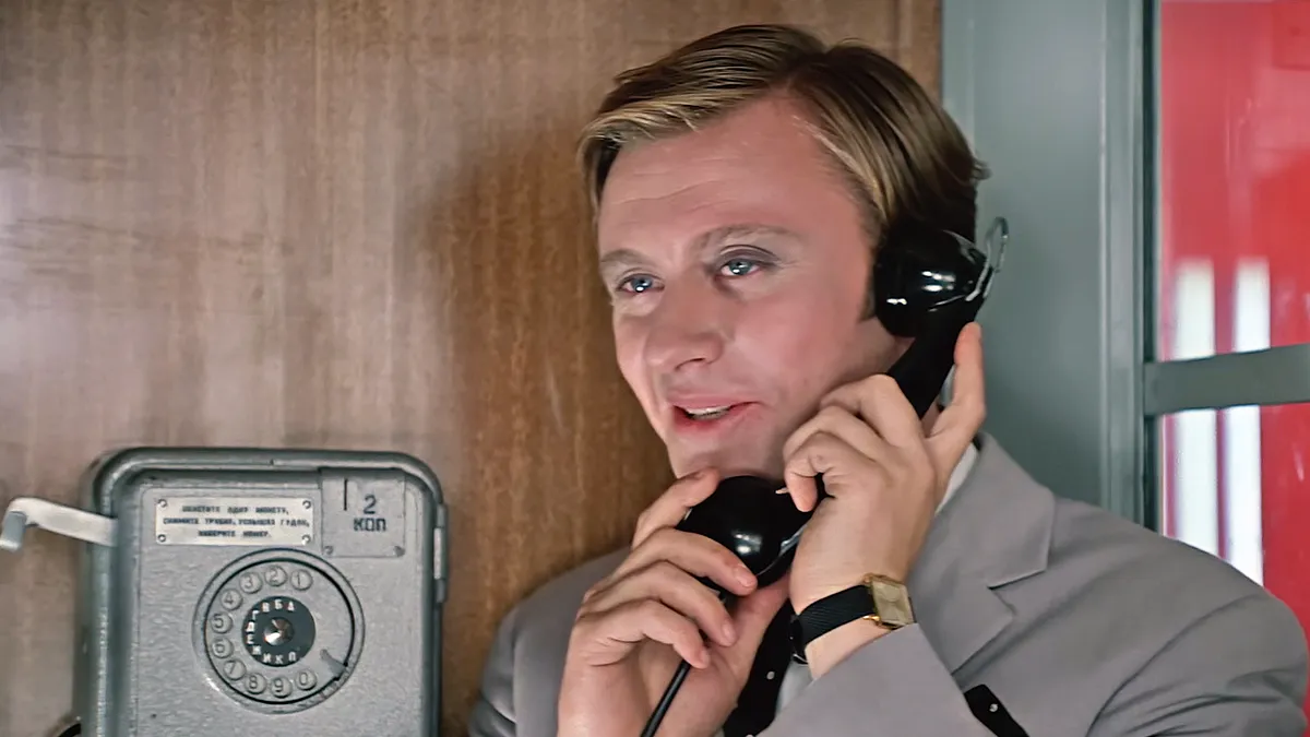 Андрей Миронов на чёрно-белом портрете 1968 года, актёр в расцвете карьеры после Бриллиантовой руки