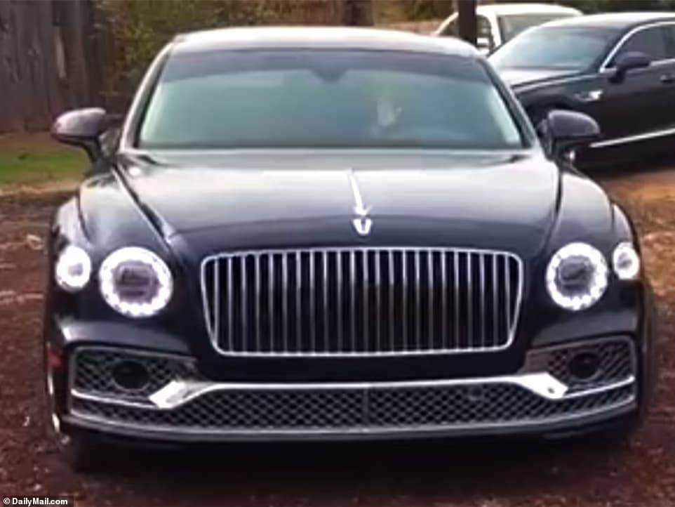 Один из двух Bentley Сэмюэла Бейтмана &mdash; пророка секты самуэлитов