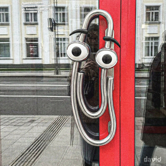 Дверная ручка в форме скрепки Clippy из Microsoft Office