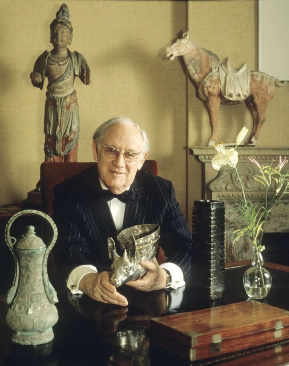 Артур Саклер &mdash; создатель маркетинговой стратегии, ставшей фундаментом опиоидной катастрофы