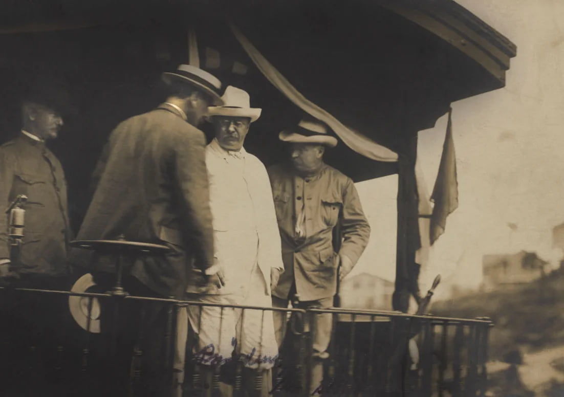 Президент Теодор Рузвельт в панаме на строительстве Панамского канала. 1906 год