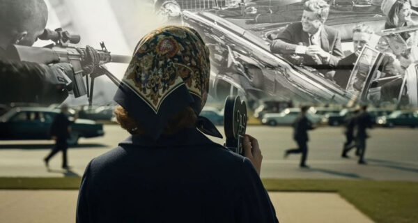 Леди Бабушка: женщина с камерой, которая сняла убийство Кеннеди и бесследно исчезла