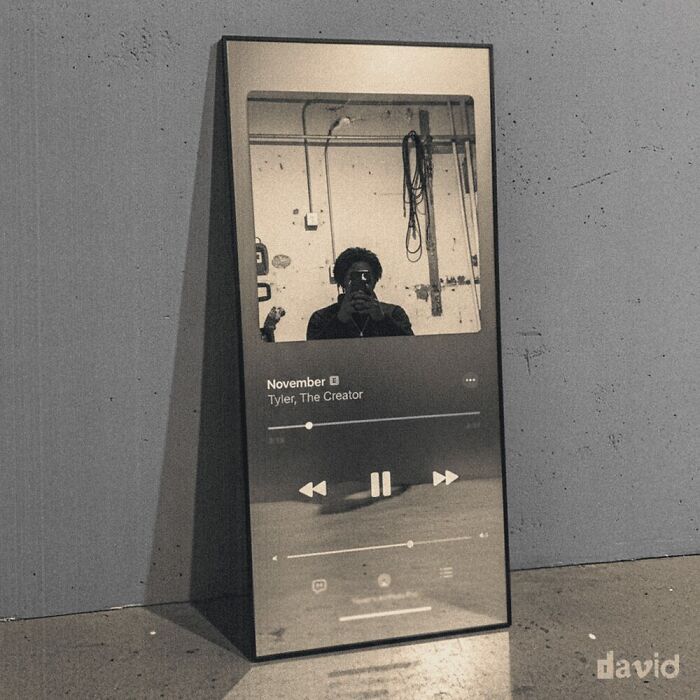 Зеркало в форме интерфейса Apple Music