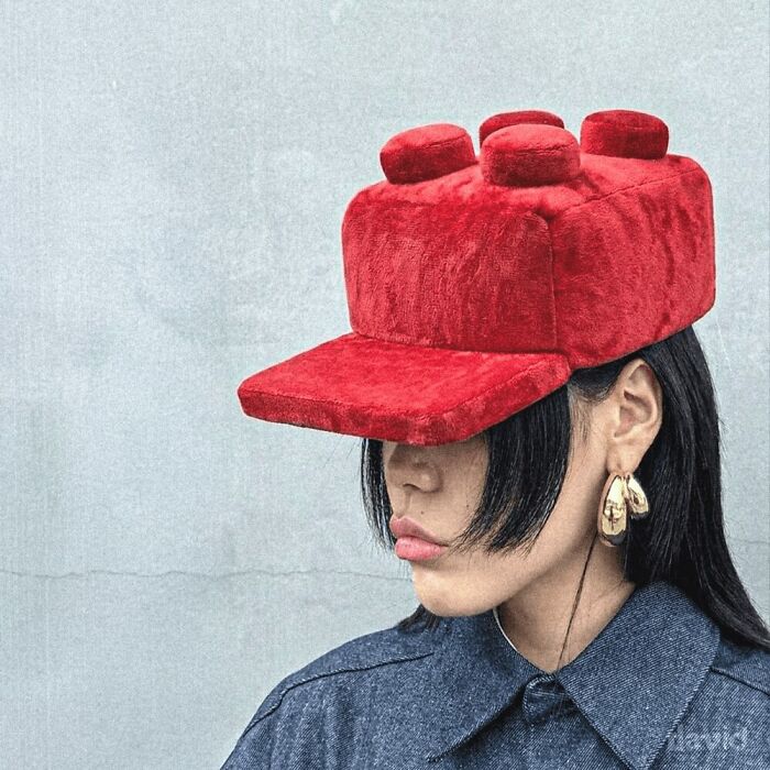 Кепка с шипами как у детали LEGO