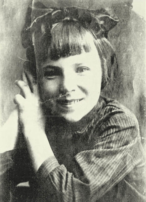 Портрет Лидии Литвяк в детстве, 1925 год