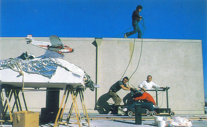 Съёмка сцены крушения самолёта для Индианы Джонса и Храма судьбы 1984