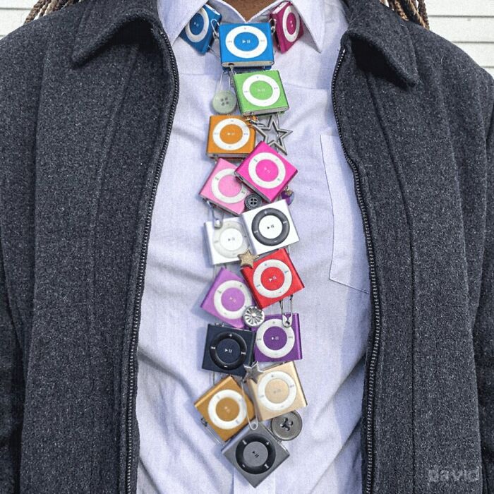 Галстук в форме iPod Shuffle