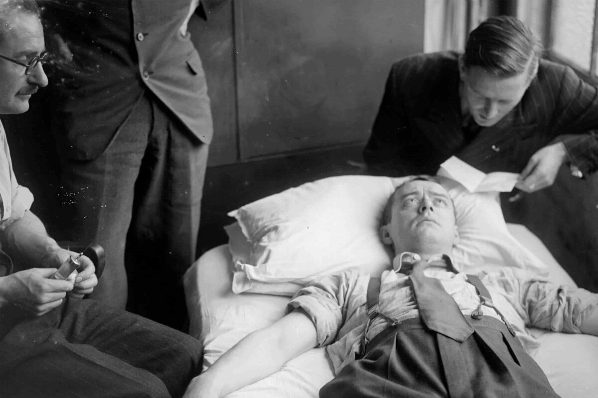 Подопытным внушали разные идеи под воздействием психотропных веществ