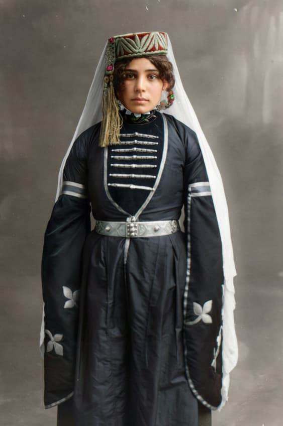 Черкешенка из племени абадзех, Северный Кавказ, 1920-е годы