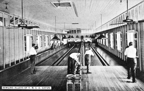 Кегельбан в клубе YMCA на озере Гатун. 1910 год