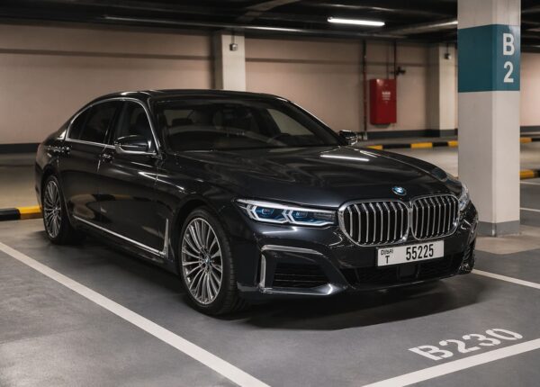 Какие документы нужны для аренды авто в Дубае на месяц