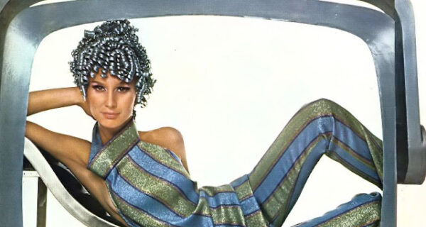 40 снимков модели, которую снимали все великие фотографы эпохи — и почти забыли