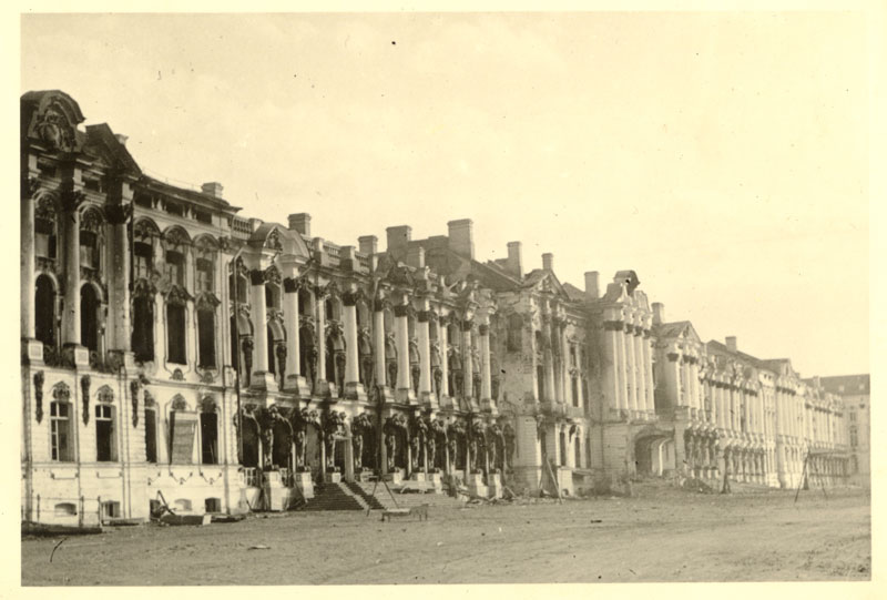 Екатерининский дворец. Царское Село. 1941.