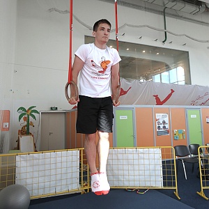 Как выбрать школу акробатики для ребёнка: честный гид для родителей