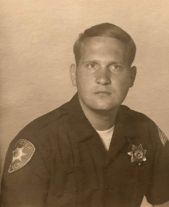 Молодой офицер полиции Джозеф Де Анджело, 1973 год