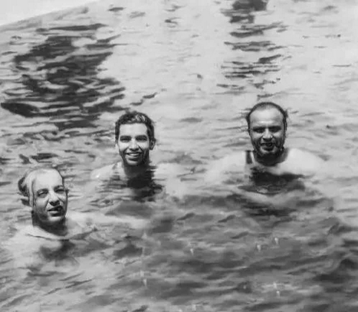 Лаки Лучано и Аль Капоне в бассейне &mdash; два самых известных гангстера Америки 1930-х