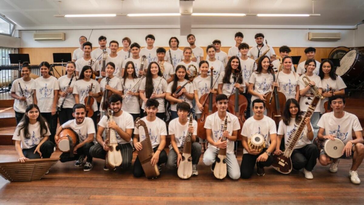 Студенты Афганского национального института музыки репетируют в Португалии