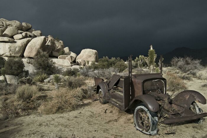 Bigpicture ru unbelievable things people stumbled upon in the desert 05